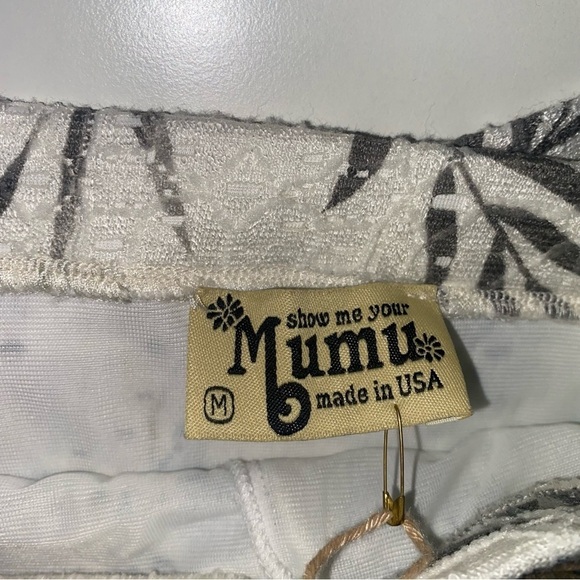 SHOW ME YOUR MUMU CHER TROPICAL FLORAL LONG SLEEVE LACE TOP & LACE MINISKIRT SET - Picture 2 of 11